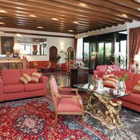 Pinewood 4*
