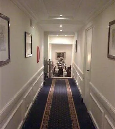 Pinewood 4*