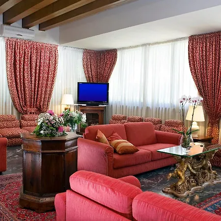 Pinewood 4*