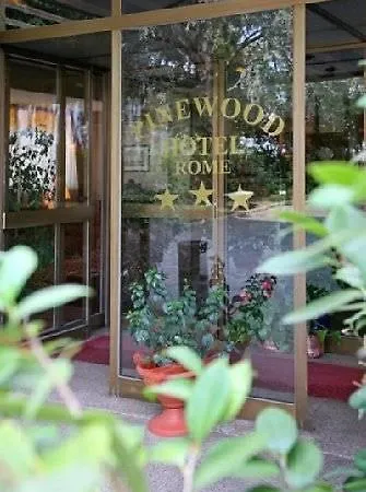 Ξενοδοχείο Pinewood 4*