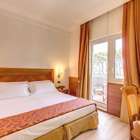 Pinewood Hotel 4*