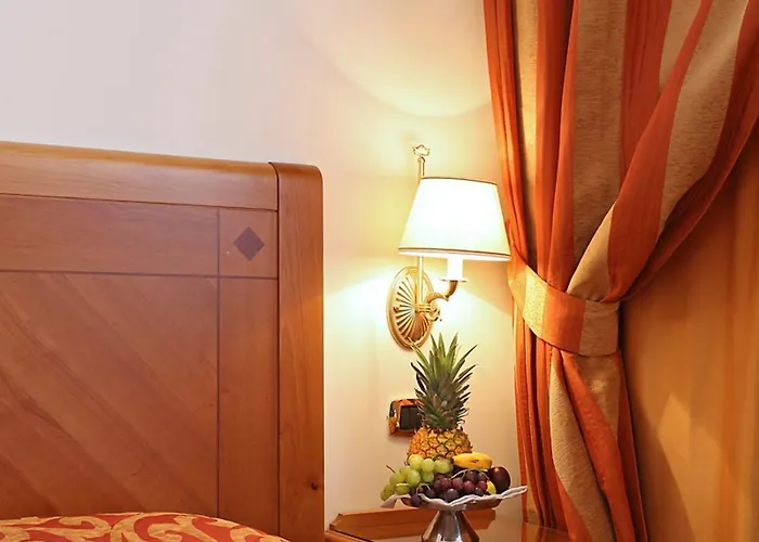 Pinewood Отель 4*