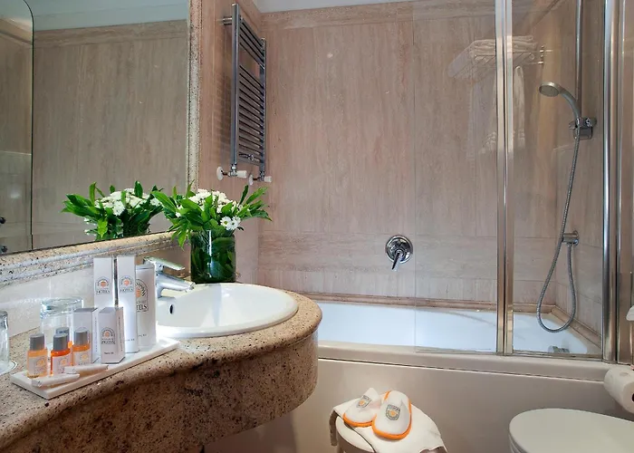 Pinewood Отель Рим