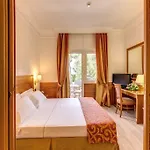 Pinewood Hotel