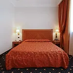 Pinewood 4* Rom