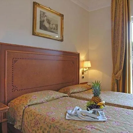 Pinewood 4*