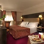 Pinewood Hotell 4*